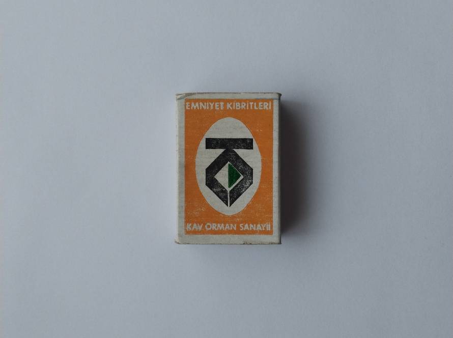 Kav Orman Sanayi Emniyet Kibritleri, TSE 3778 – 1993. Yellow label variant.