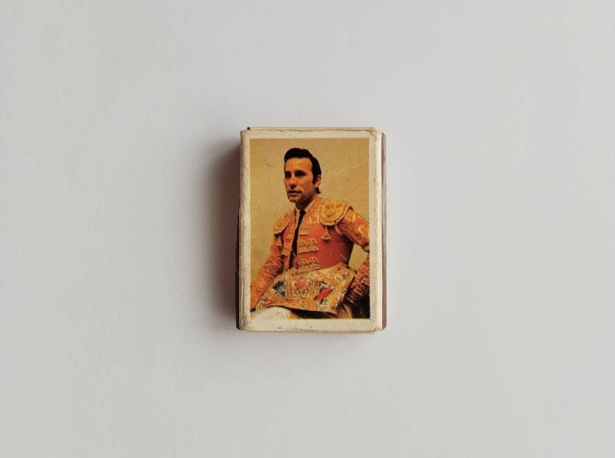 Reverse side from “Serie Grandes Diestros” featuring biography text of Victoriano Valencia, collectible series item.