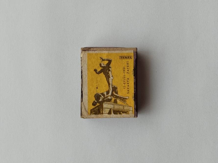 Commemorates Sakarya Victory (1921); strong historical significance and collector value.