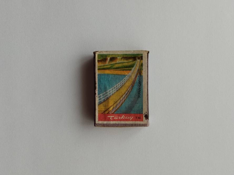 Türkay matchbox featuring the famous Botan Bridge in Siirt, Turkey. A collectible piece from a series highlighting notable Turkish landmarks and engineering structures.