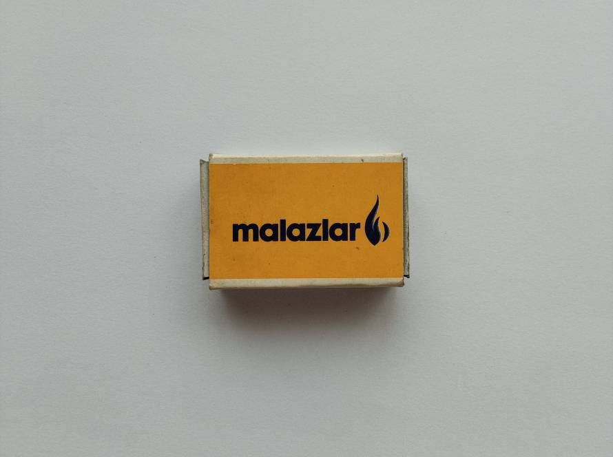 Promotional matchbox issued by Malazlar Match Industry. A modern advertising collectible representing Turkey’s match manufacturing sector.