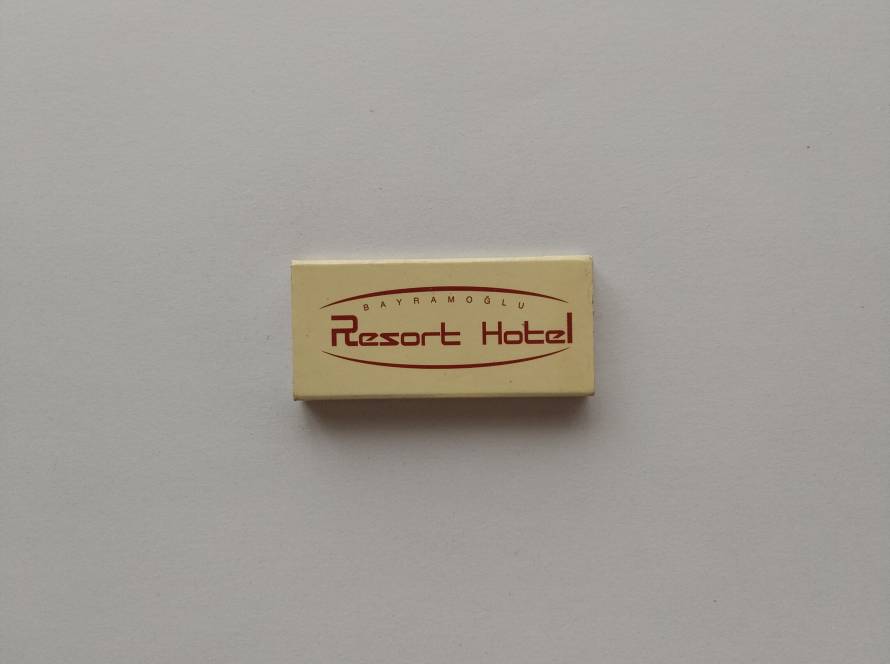 Promotional matchbox for Bayramoğlu Resort Hotel in Darıca, İzmit, with hotel branding on front and full contact details on reverse.